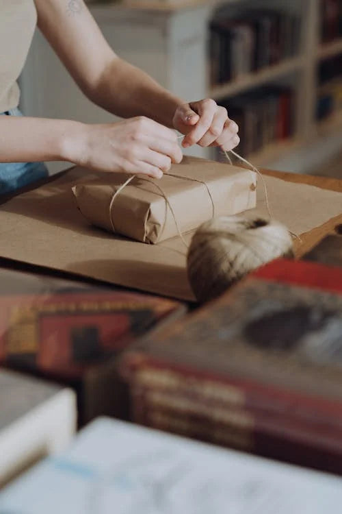 Lustige Frauen Geschenke mit Persönlichkeit – So überraschst du sie kreativ und humorvoll